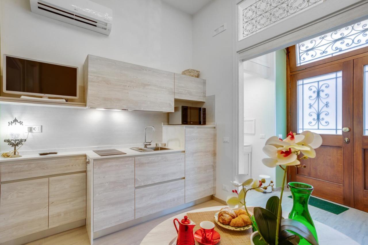 Madame Bari' Suite Apt In The Heart Of Bari Zewnętrze zdjęcie